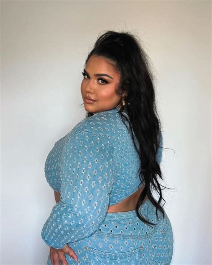 Diana Sirokai: A Rising Star in the World of Art and Fashion